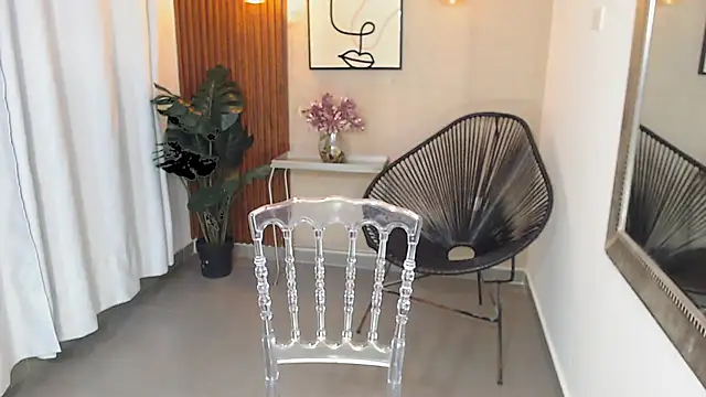 Lia Mar  online show from February 9, 6:10 pm