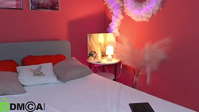 Lisbeth  Salander online show from October 21, 2:48 am