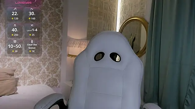 LilyThea online show from September 27, 9:00 pm