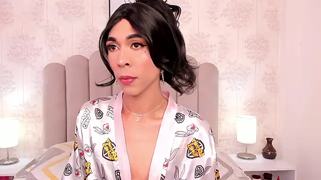 ShaynaHosk online show from November 18, 12:55 am