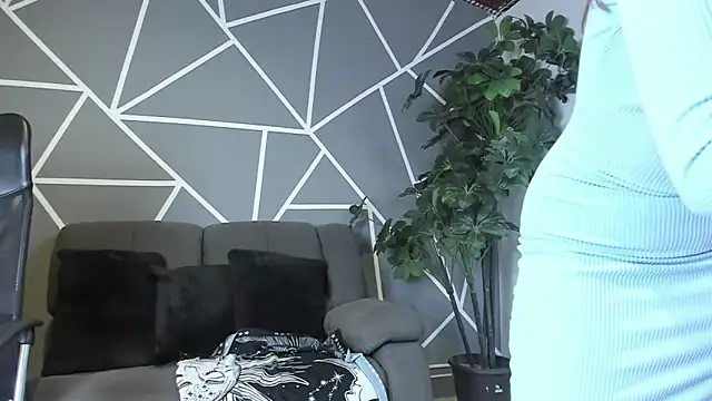 paula miler1 online show from February 28, 2:27 pm