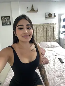 EmiilyEvans  online show from November 5, 1:11 am