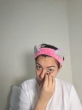 AmaiaSalvatore online show from September 18, 10:30 pm