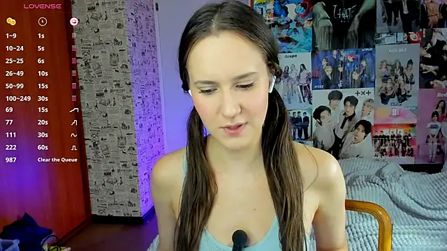 Snapshot of LucyRose3 chatting on September 21, 3:43 pm LucyRose3 online show from September 21, 3:43 pm