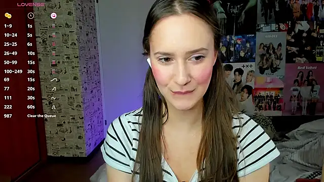 Snapshot of LucyRose3 chatting on October 2, 4:23 pm LucyRose3 online show from October 2, 4:23 pm