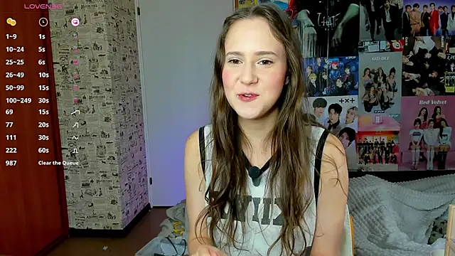 Snapshot of LucyRose3 chatting on September 28, 7:47 am LucyRose3 online show from September 28, 7:47 am