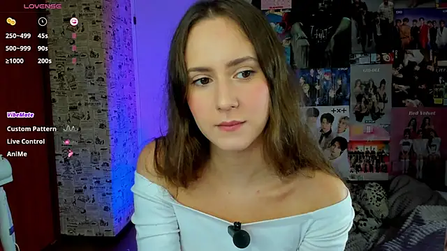 Snapshot of LucyRose3 chatting on September 9, 3:23 pm LucyRose3 online show from September 9, 3:23 pm