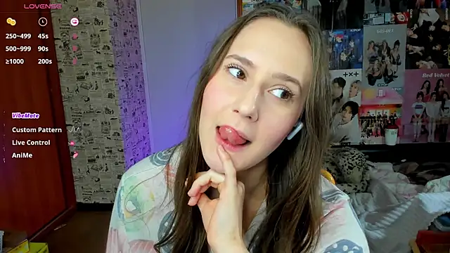 Snapshot of LucyRose3 chatting on September 23, 3:54 pm LucyRose3 online show from September 23, 3:54 pm