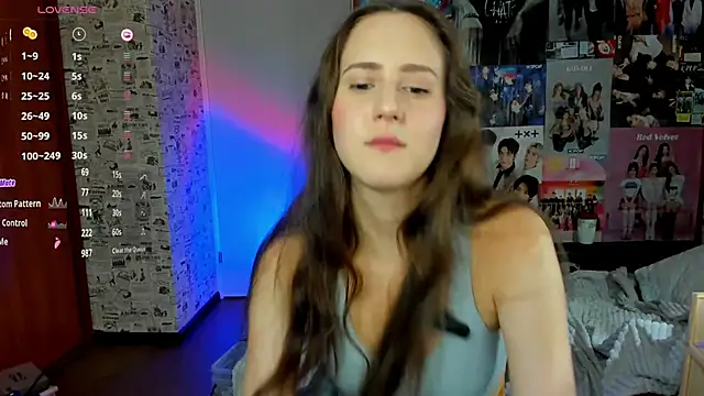 Snapshot of LucyRose3 chatting on September 22, 3:43 pm LucyRose3 online show from September 22, 3:43 pm
