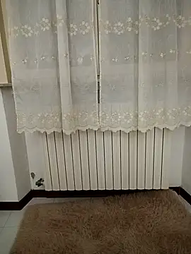 alicepavia22 online show from February 28, 9:36 pm