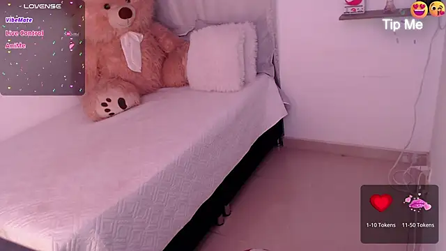 Snapshot of angel_k25 chatting on October 3, 11:32 pm angel k25 online show from October 3, 11:32 pm