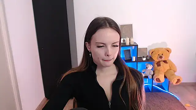 Ariella ari online show from October 20, 12:30 pm