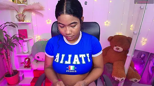 sharlottxl online show from May 8, 4:43 pm