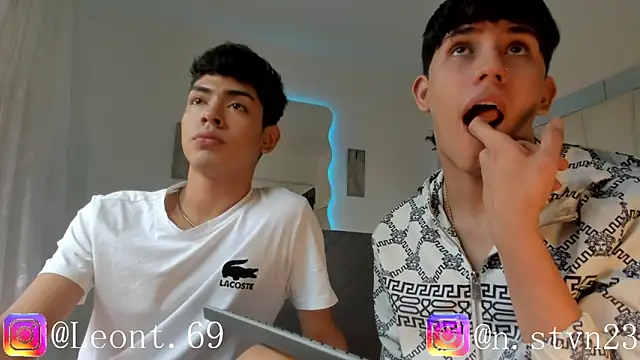 LoganTwink18 online show from April 1, 2:14 pm