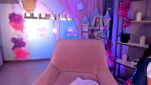 AmbarJames  online show from October 30, 1:23 pm