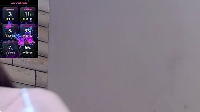 KaylaLewys online show from September 25, 6:06 pm