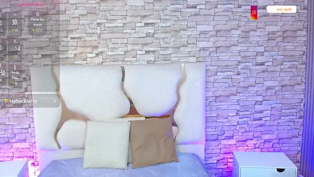 juno tay online show from October 5, 11:37 am