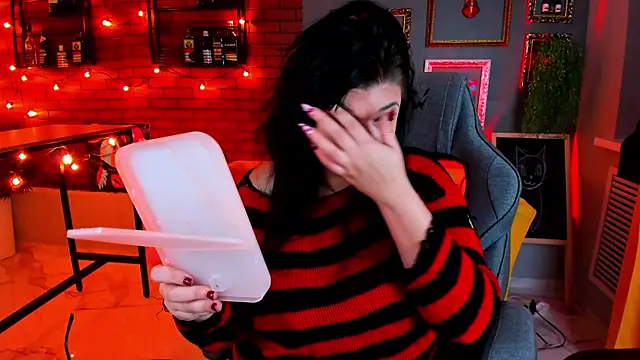 MaryHarrys online show from October 11, 8:55 pm