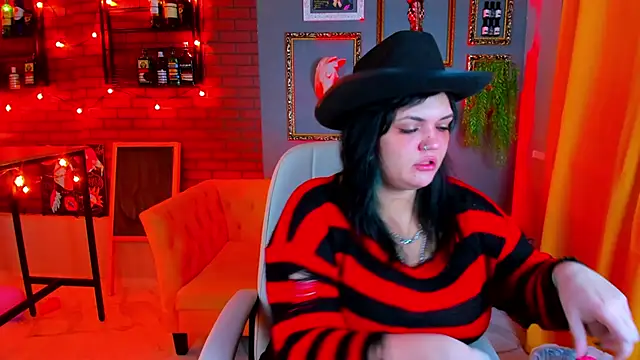 MaryHarrys online show from October 31, 2:57 am