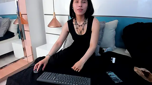 Ashkoreh online show from February 9, 8:55 pm