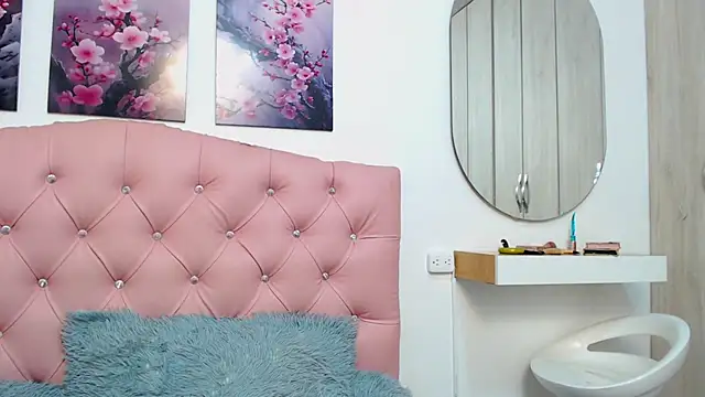 pinky f00x online show from December 18, 7:51 pm