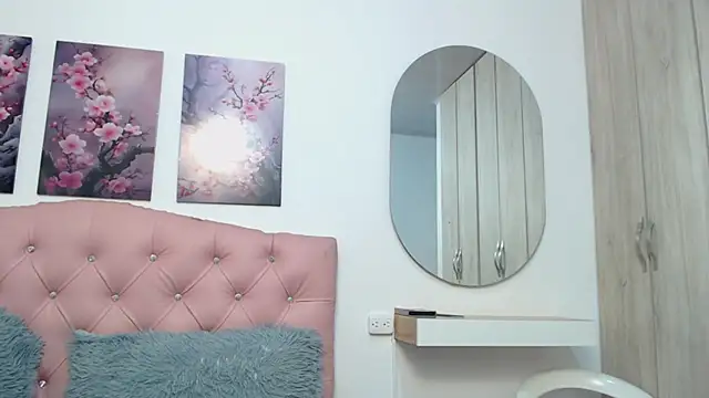 pinky f00x online show from December 21, 8:13 pm