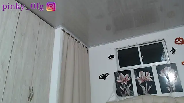 pinky f00x online show from October 16, 12:02 am