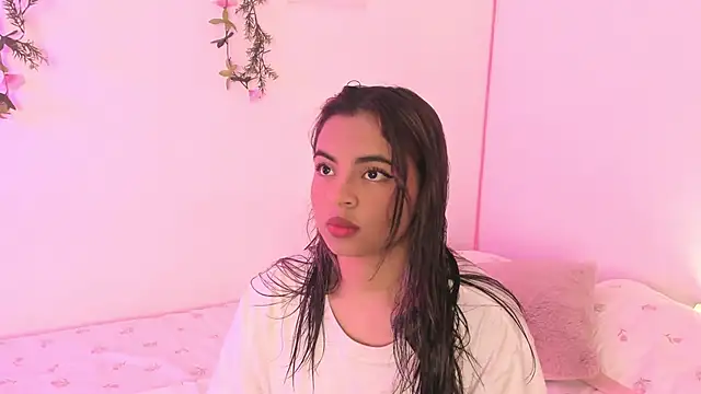 valy shyness online show from October 10, 8:14 pm