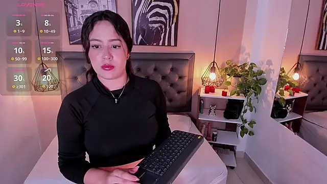 aisha duque online show from October 6, 8:57 pm