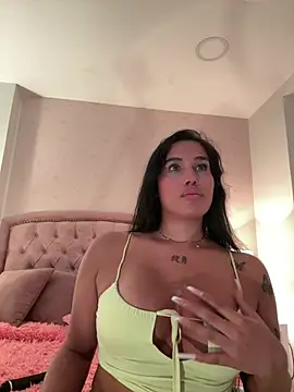 Bella  Wood online show from February 27, 11:04 pm