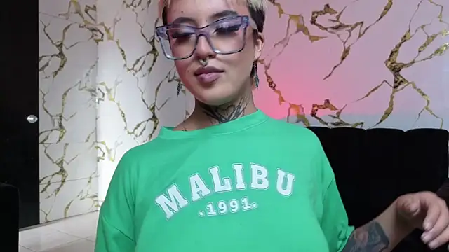 Rebeka-baker online show from April 11, 4:32 pm