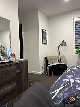 Snapshot of Reacher110565 chatting on September 18, 8:35 am Reacher110565 online show from September 18, 8:35 am