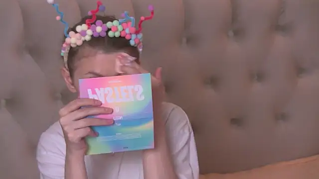 miamunn online show from June 8, 8:19 pm