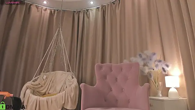 Snapshot of Naomi___Rias chatting on October 14, 12:46 am Naomi Rias online show from October 14, 12:46 am