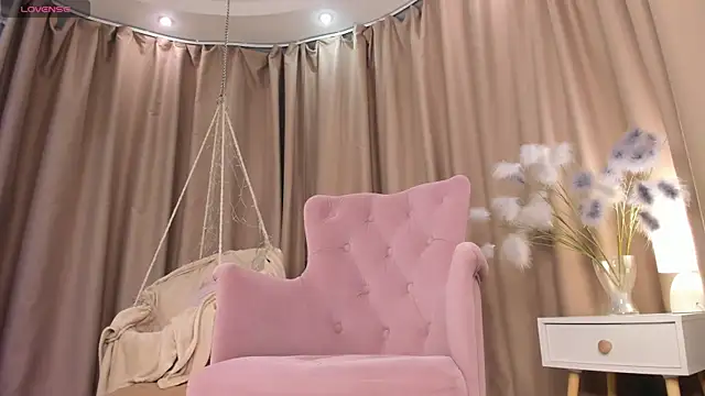 Naomi   Rias online show from November 12, 1:36 am