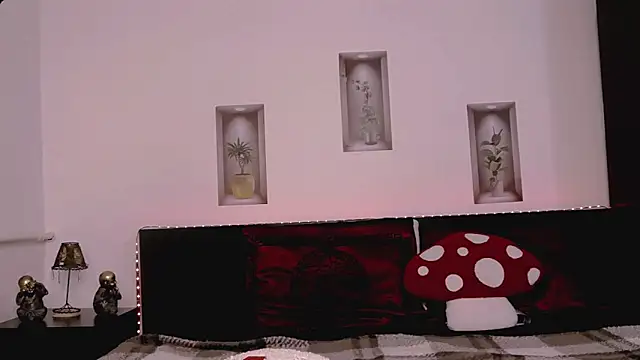 M1kaylaRaven online show from November 29, 6:17 am