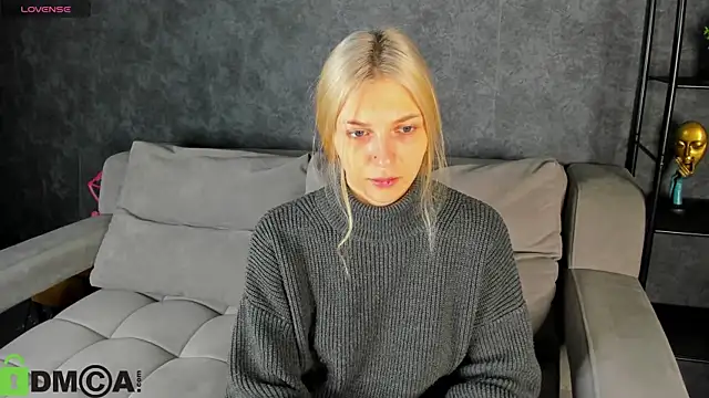 Snapshot of Milly_Rockk chatting on October 20, 9:23 am Milly Rockk online show from October 20, 9:23 am