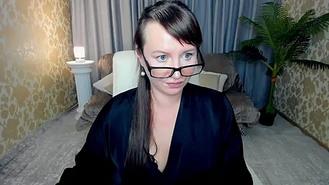 Snapshot of GorgeouseSmile chatting on October 13, 12:19 pm GorgeouseSmile online show from October 13, 12:19 pm
