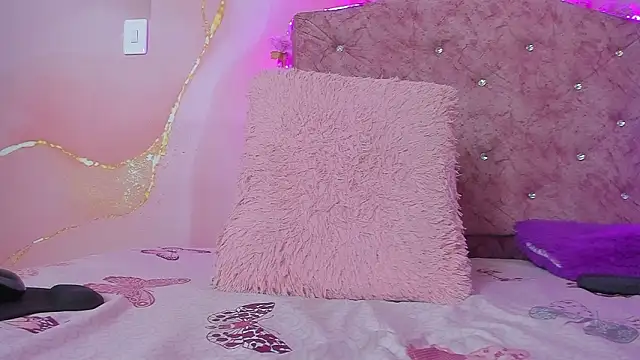 violet taylor  online show from February 6, 2:26 am