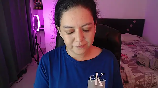 Abbyjoness21 online show from October 30, 10:27 am