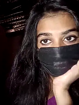 umairahaasan 1 online show from November 14, 10:15 am