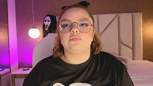 Snapshot of Miiss_Bubble chatting on October 21, 9:08 pm Miiss Bubble online show from October 21, 9:08 pm