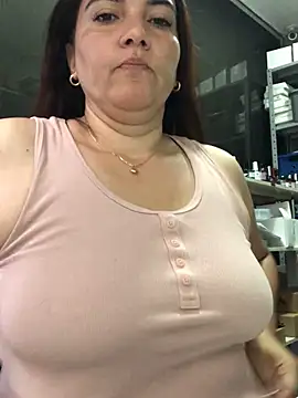 sweetdulcexxx online show from April 6, 9:49 pm