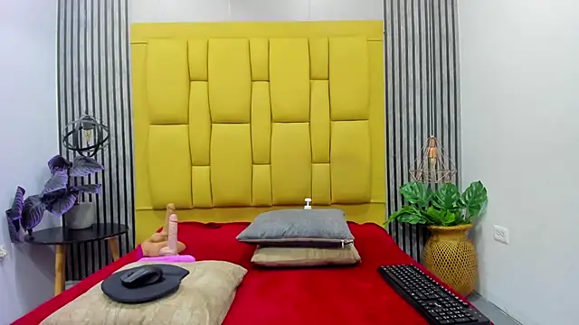 bryonycutee online show from September 13, 12:35 pm