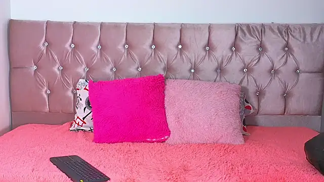 cuteeimy online show from September 15, 7:43 pm