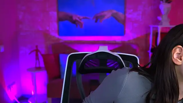 Snapshot of KimClarks_ chatting on October 13, 8:28 am KimClarks  online show from October 13, 8:28 am