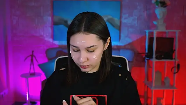 KimClarks  online show from November 21, 1:24 pm