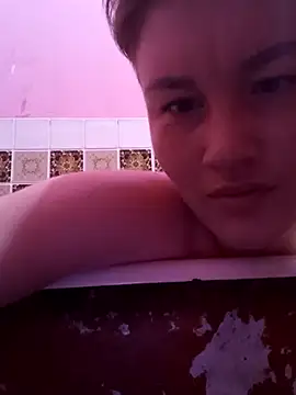 MoonIrene online show from February 20, 4:41 pm