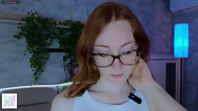 Snapshot of VeronaHascall chatting on September 24, 4:22 am VeronaHascall online show from September 24, 4:22 am