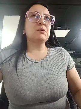 Snapshot of Romina693 chatting on September 29, 6:40 am Romina693 online show from September 29, 6:40 am